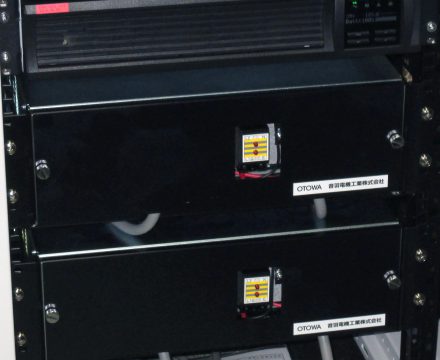 ラック収納形耐雷トランス RTシリーズ