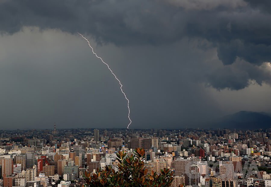 第8回 雷写真コンテスト受賞作品 銅賞 -落雷-