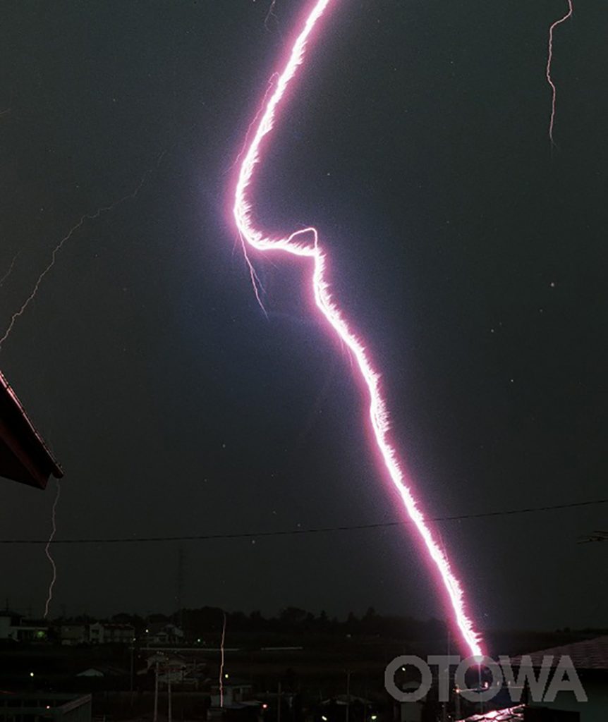 第6回 雷写真コンテスト受賞作品 学術賞 -雷炎-