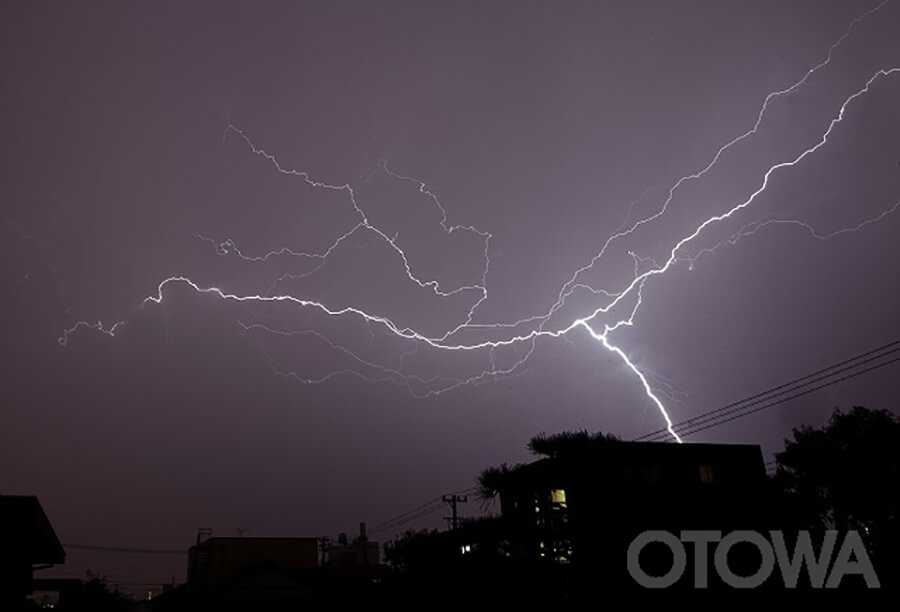 第10回 雷写真コンテスト受賞作品 学術賞 -T字落雷-