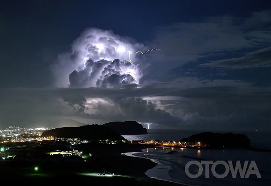 第12回 雷写真コンテスト受賞作品 佳作 -雷雲-