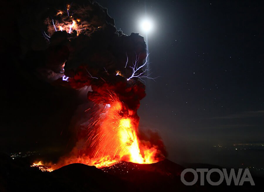 第11回 雷写真コンテスト受賞作品 優秀作品 -地球の呼吸-