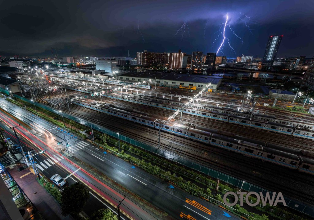 第23回 雷写真コンテスト受賞作品 佳作 -紫電流光-